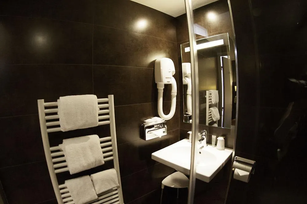 Hotel Logis 15 Montparnasse 4*