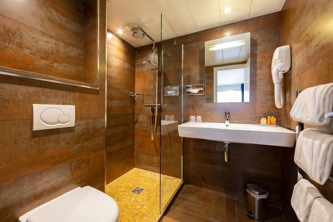 Hotel Logis 15 Montparnasse 4*