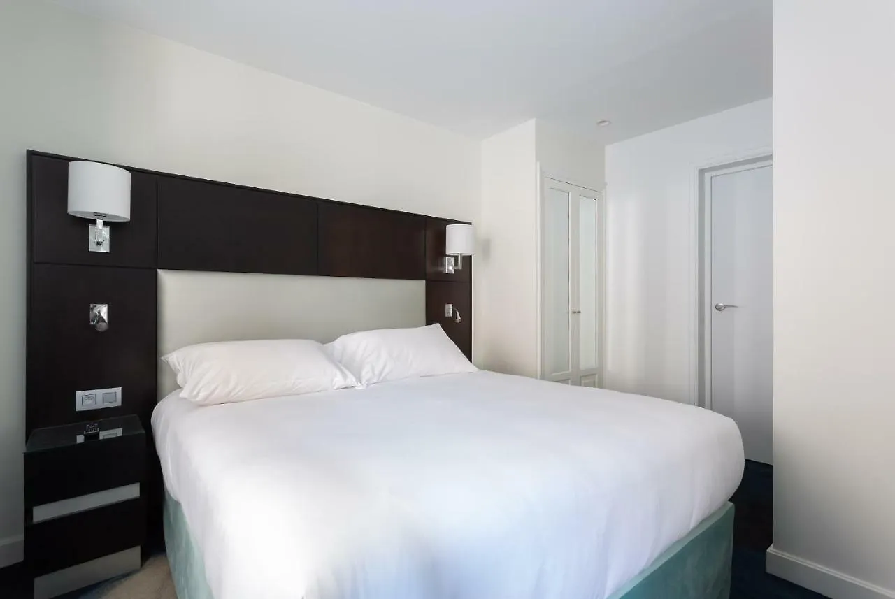 Logis 15 Montparnasse 4* باريس