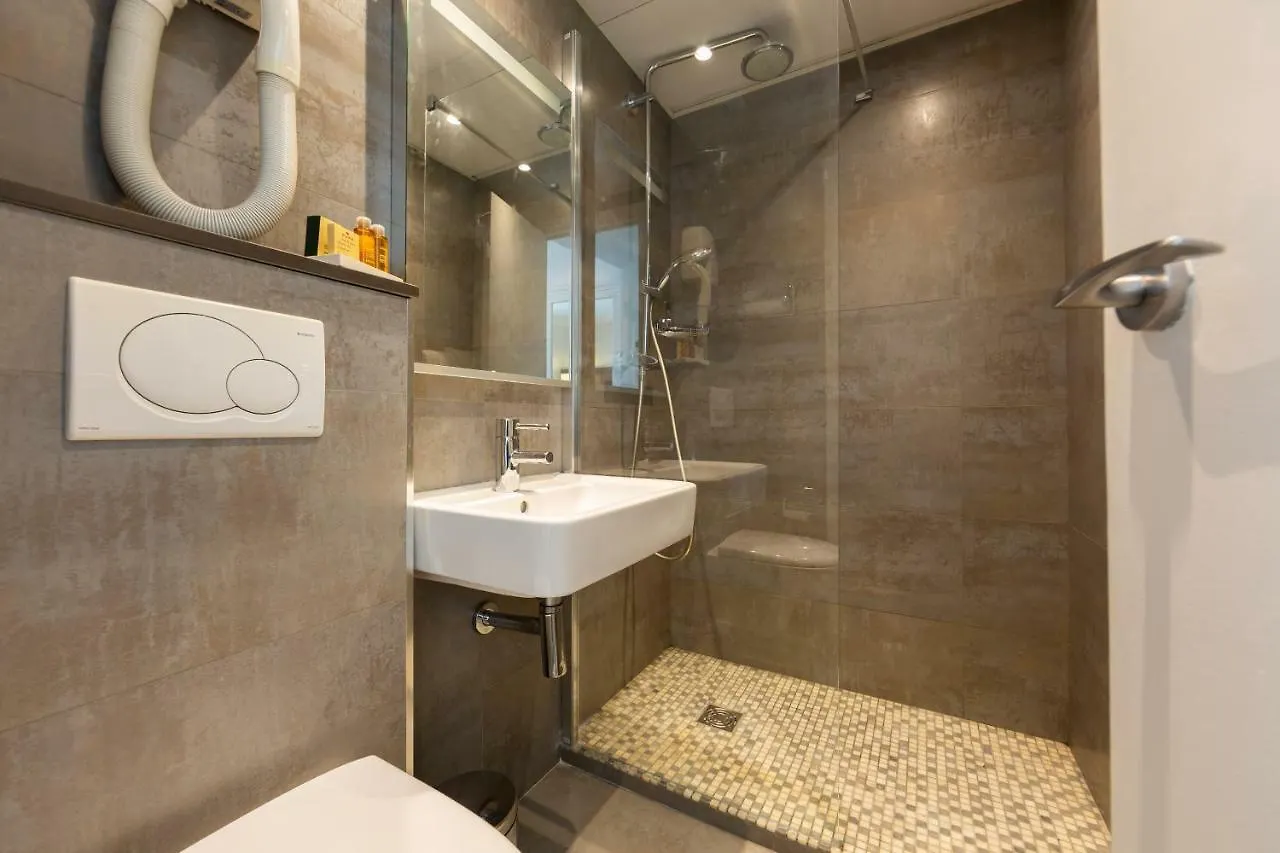 Hotel Logis 15 Montparnasse Paris