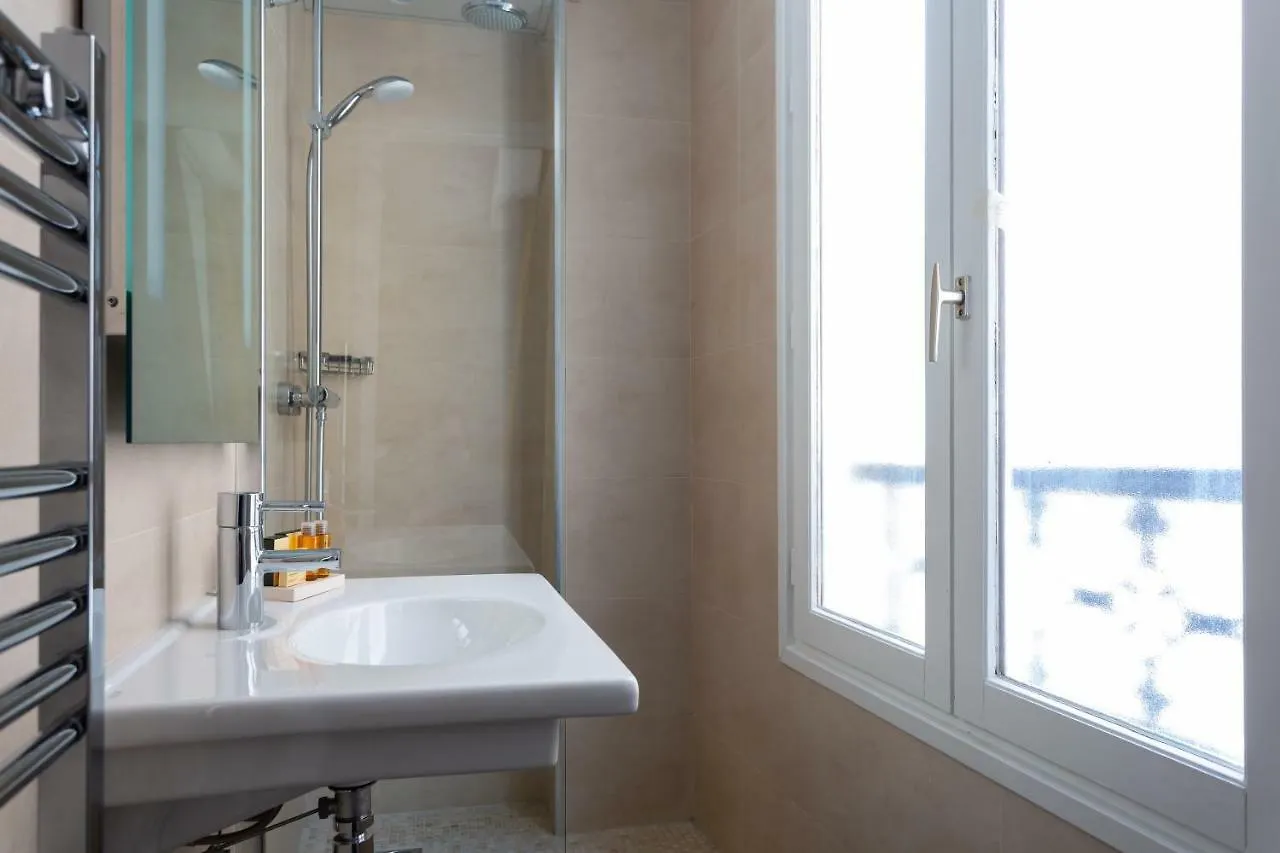 Logis 15 Montparnasse 4* Paris