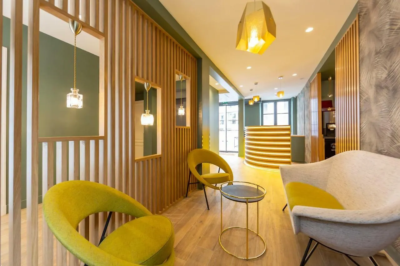 Logis 15 Montparnasse Hotel