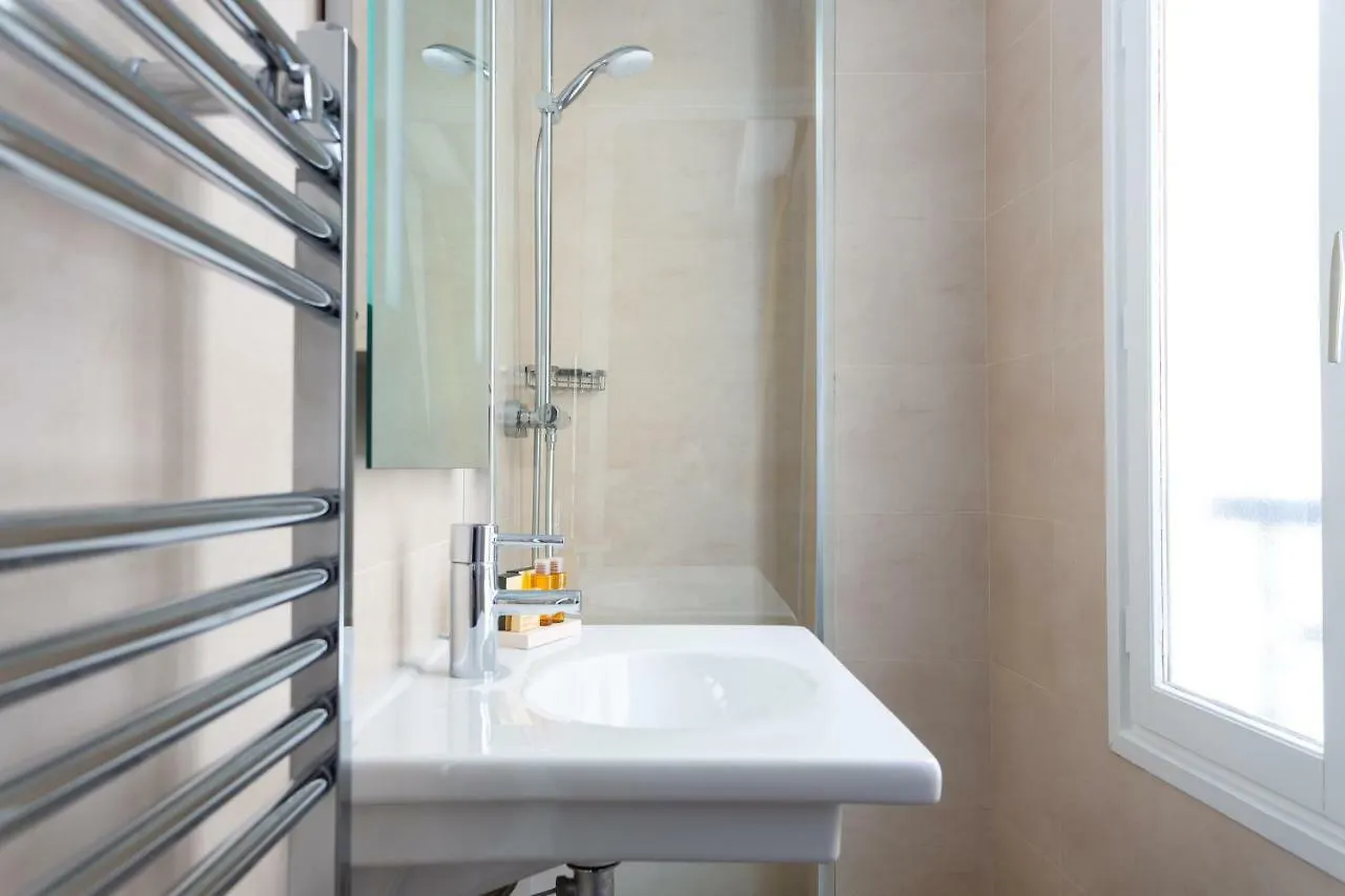 Logis 15 Montparnasse فندق 4*