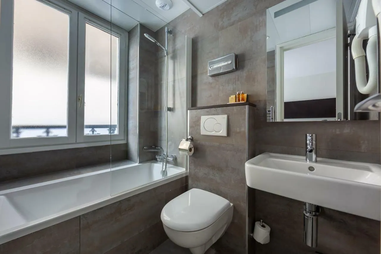 Hotel Logis 15 Montparnasse Paris